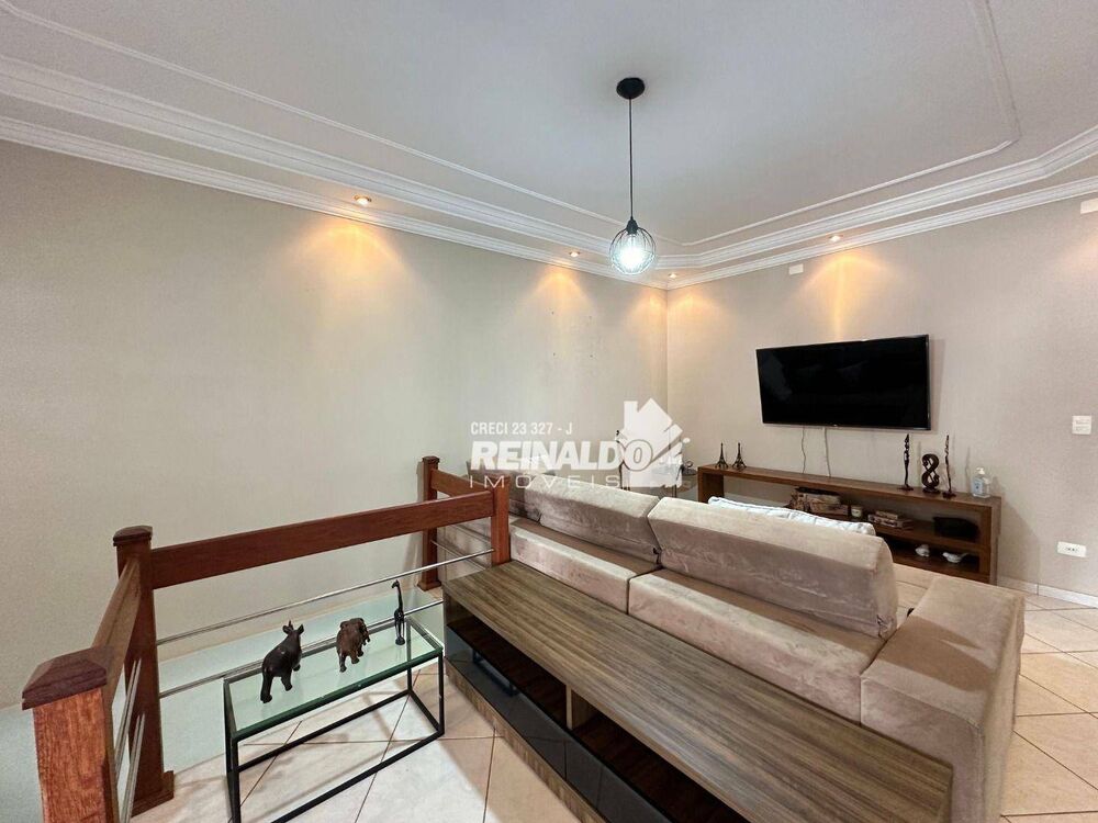 Casa, 3 quartos, 233 m² - Foto 1