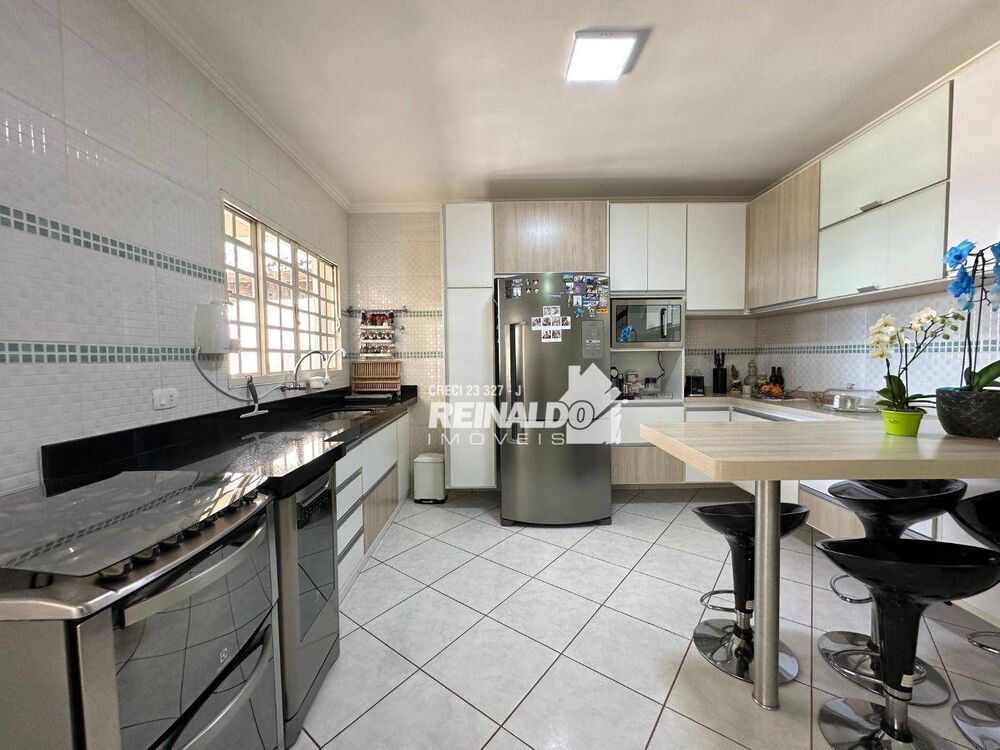 Casa, 3 quartos, 233 m² - Foto 13