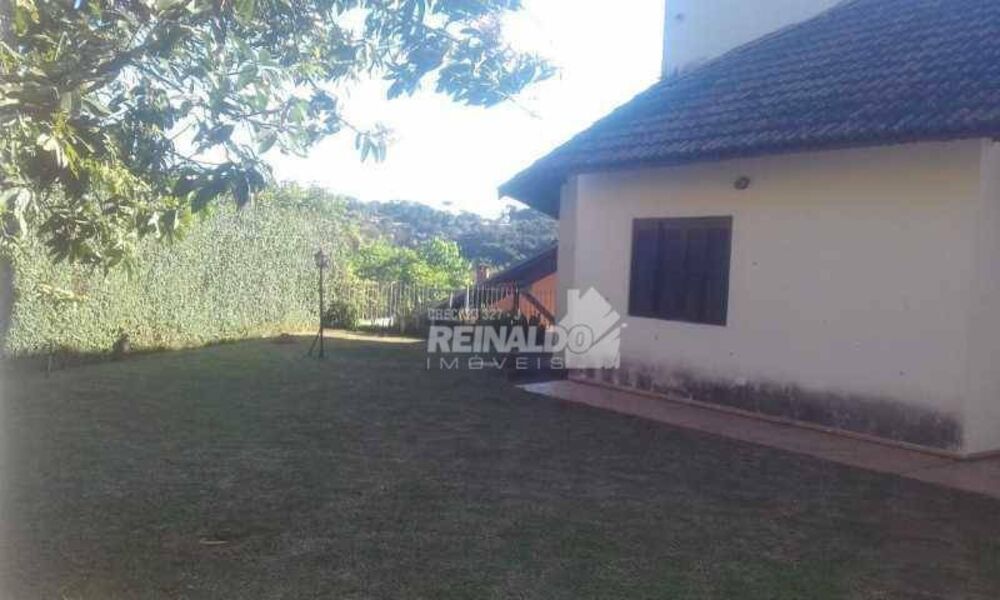Chácara à venda com 3 quartos, 370m² - Foto 2