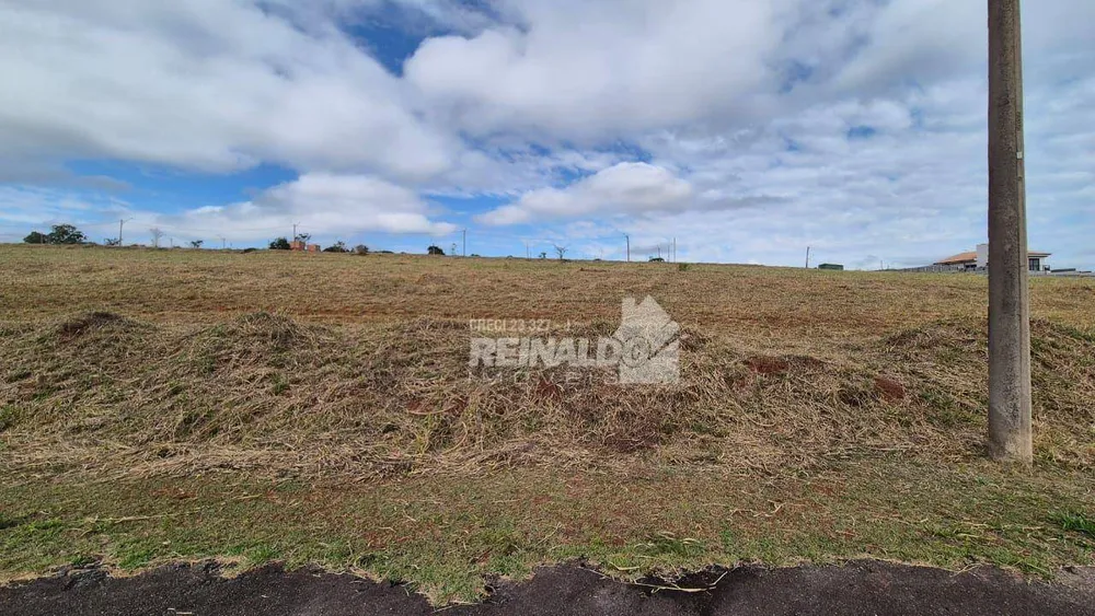 Loteamento e Condomínio, 1000 m² - Foto 1
