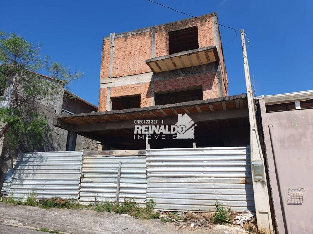 Casa, 3 quartos, 244 m² - Foto 1