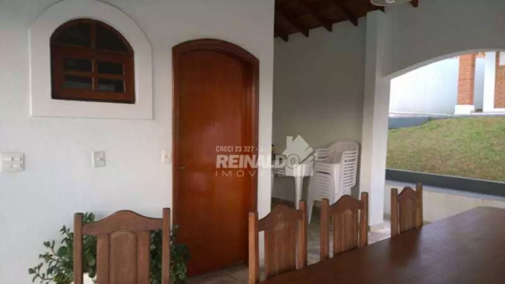 Chácara à venda com 4 quartos, 380m² - Foto 2