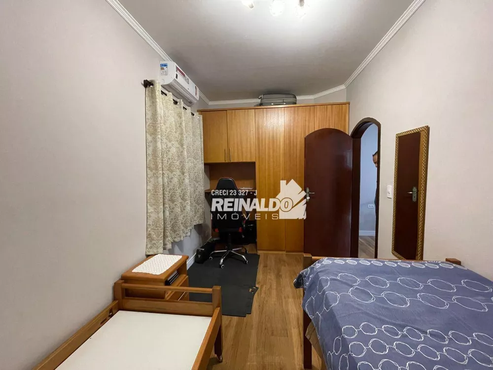 Casa de Condomínio à venda com 4 quartos, 230m² - Foto 2