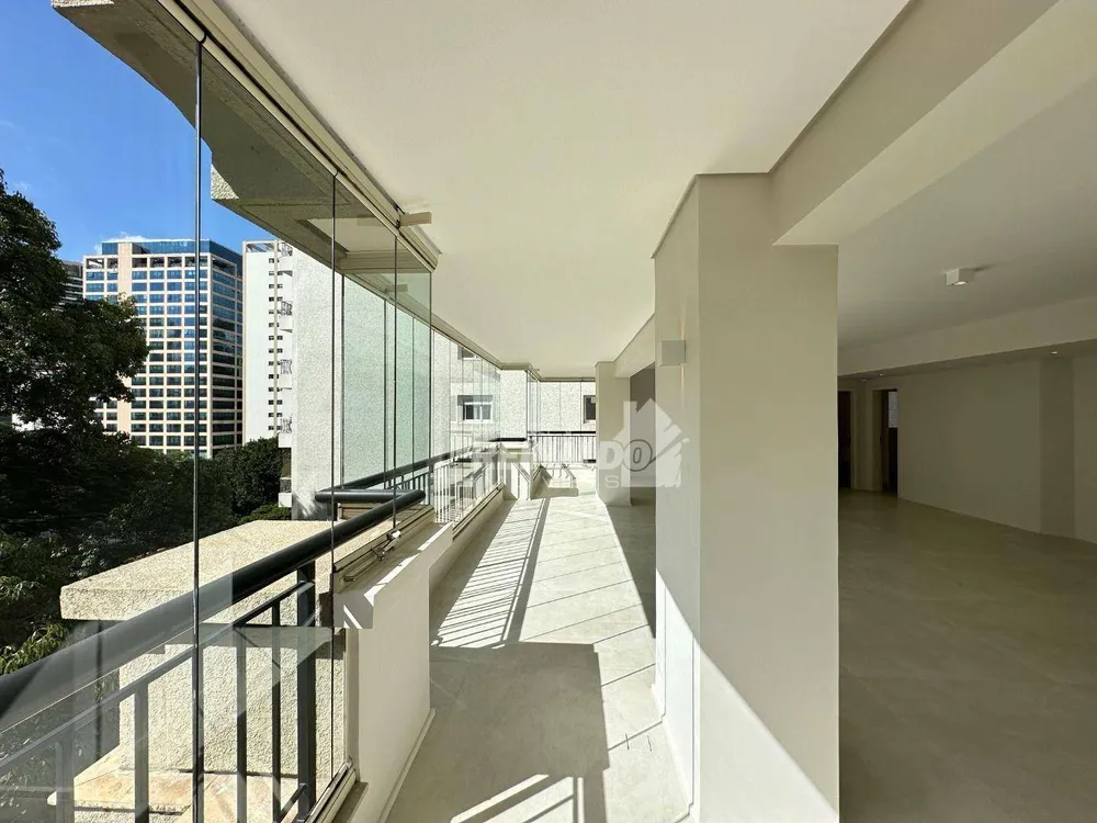 Apartamento, 3 quartos, 230 m² - Foto 2