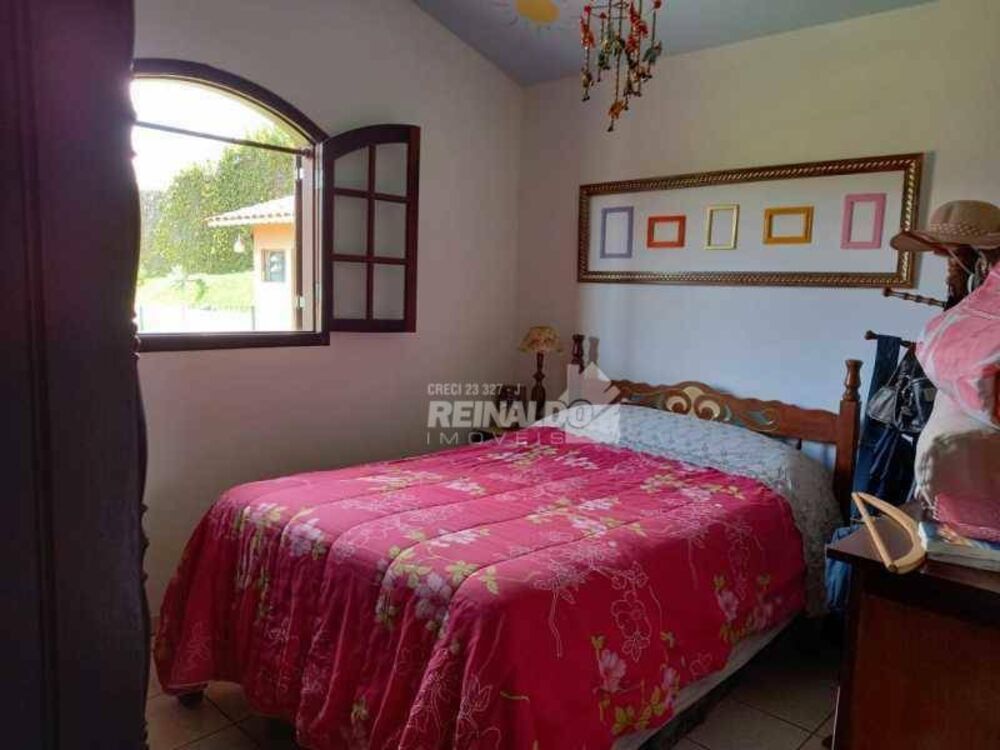 Chácara, 3 quartos, 1400 m² - Foto 1