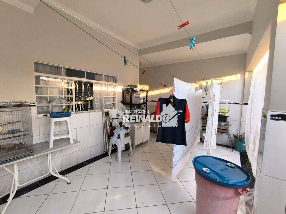 Casa, 3 quartos, 175 m² - Foto 2