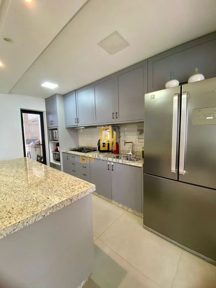 Sobrado, 3 quartos, 181 m² - Foto 1