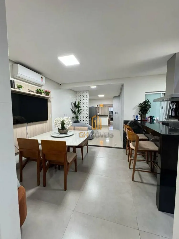 Casa, 4 quartos, 135 m² - Foto 2