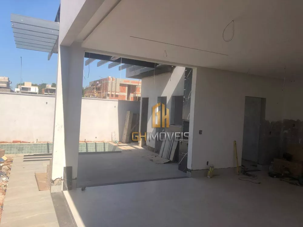 Casa de Condomínio à venda com 3 quartos, 250m² - Foto 2