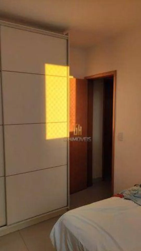 Apartamento à venda com 2 quartos, 70m² - Foto 2