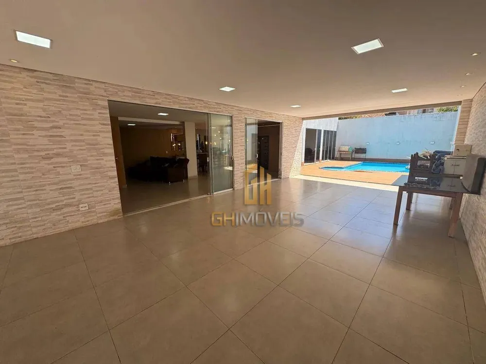 Casa, 4 quartos, 302 m² - Foto 1