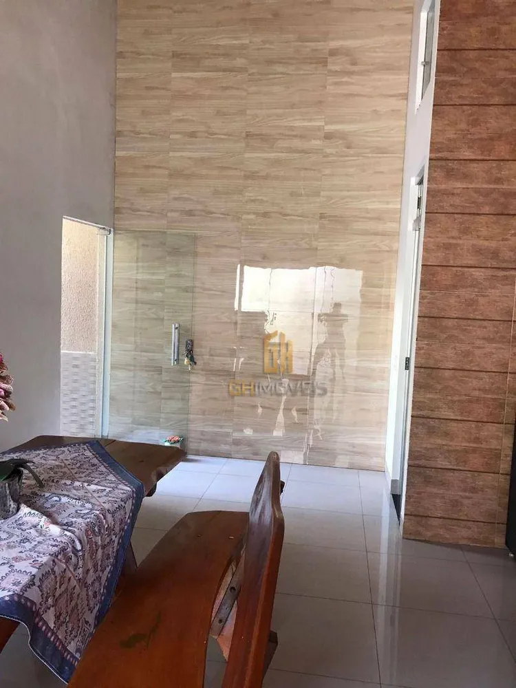 Casa, 3 quartos, 230 m² - Foto 2