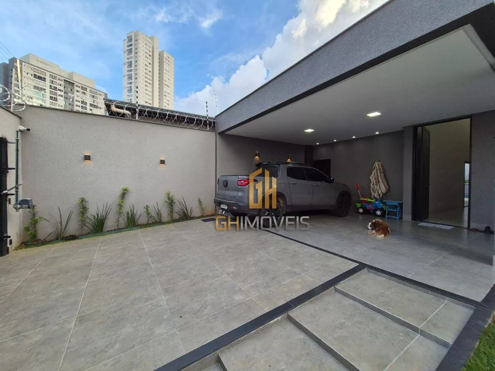 Casa à venda com 4 quartos, 251m² - Foto 1