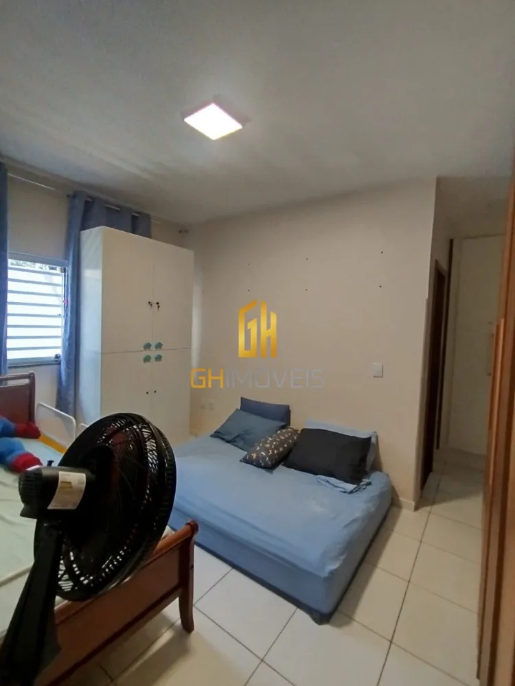 Casa, 4 quartos, 235 m² - Foto 1