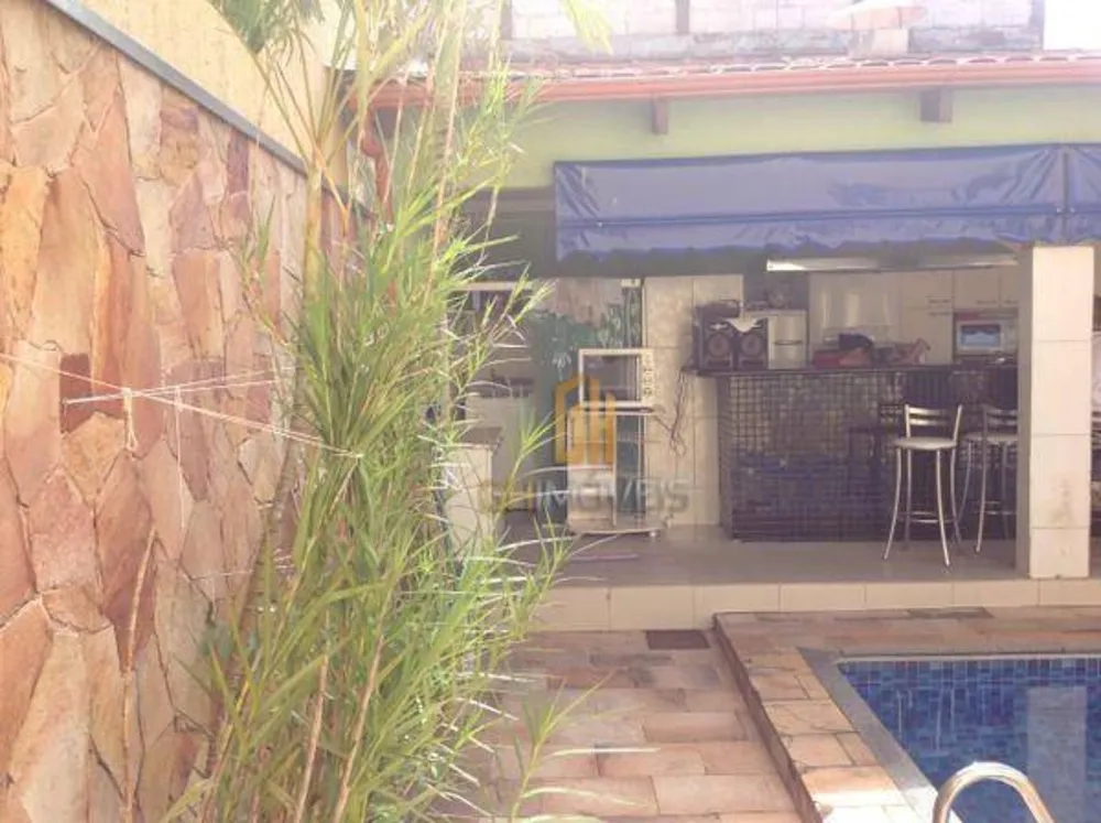 Sobrado, 5 quartos, 220 m² - Foto 1