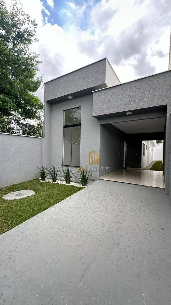 Casa à venda com 3 quartos, 105m² - Foto 1