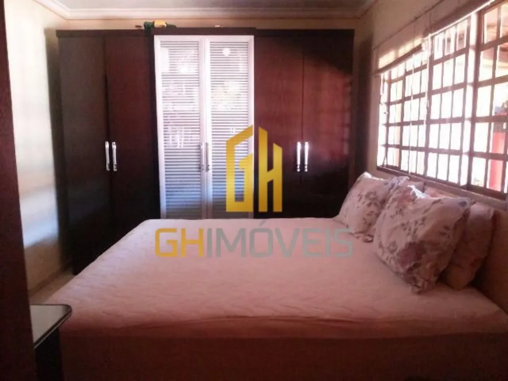 Casa, 4 quartos, 266 m² - Foto 3
