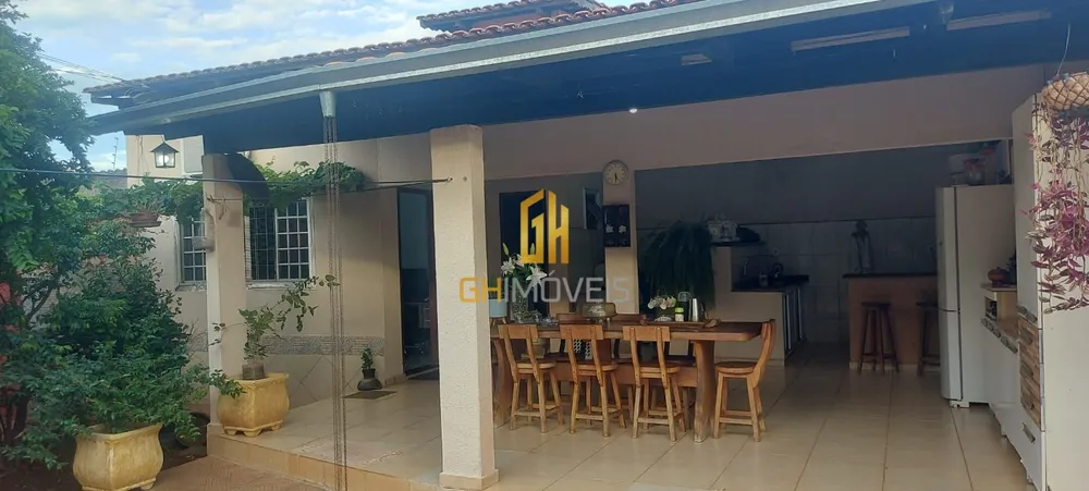 Casa, 4 quartos, 266 m² - Foto 1