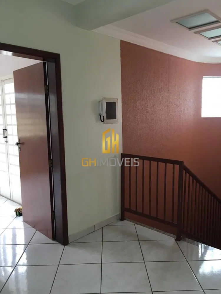 Casa, 4 quartos, 275 m² - Foto 2