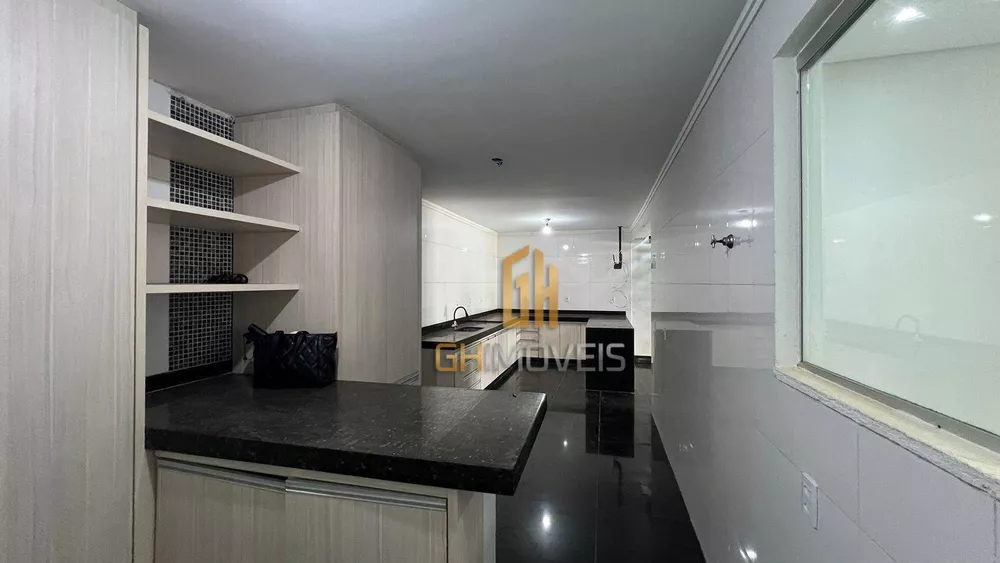 Sobrado à venda com 3 quartos, 120m² - Foto 1