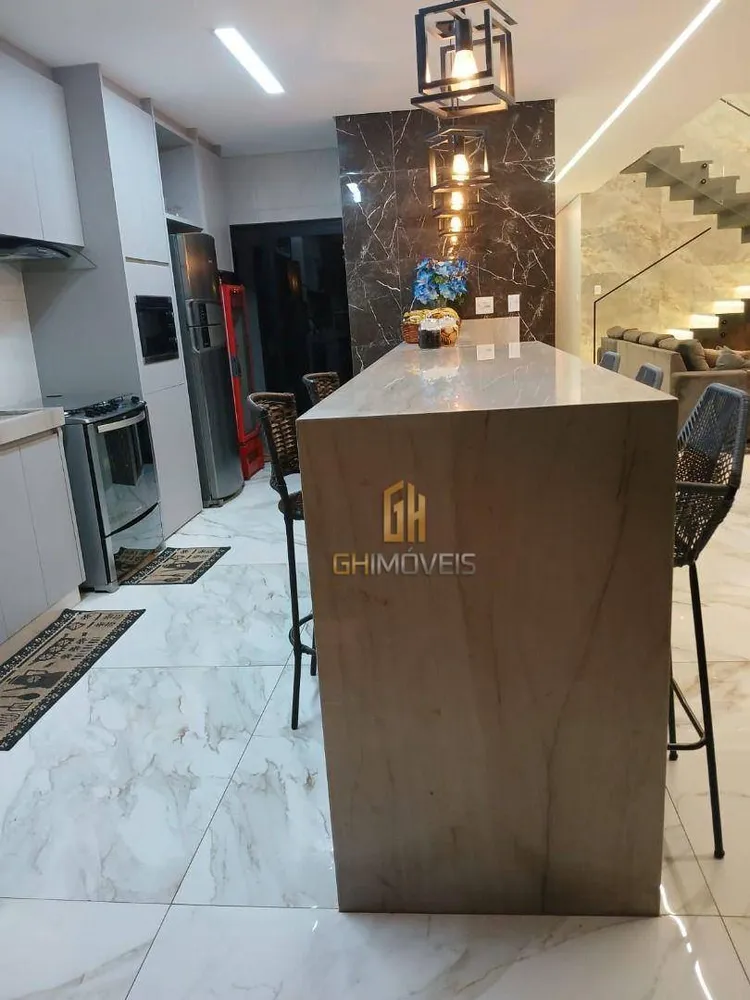 Sobrado, 5 quartos, 260 m² - Foto 3