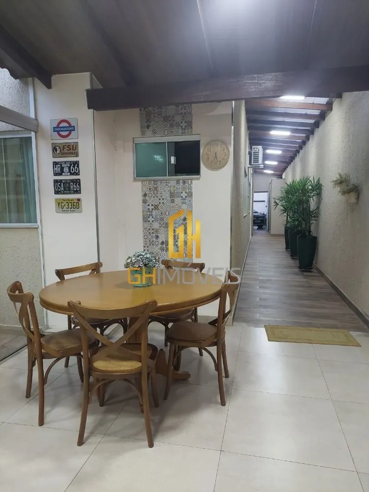 Casa, 3 quartos, 208 m² - Foto 1