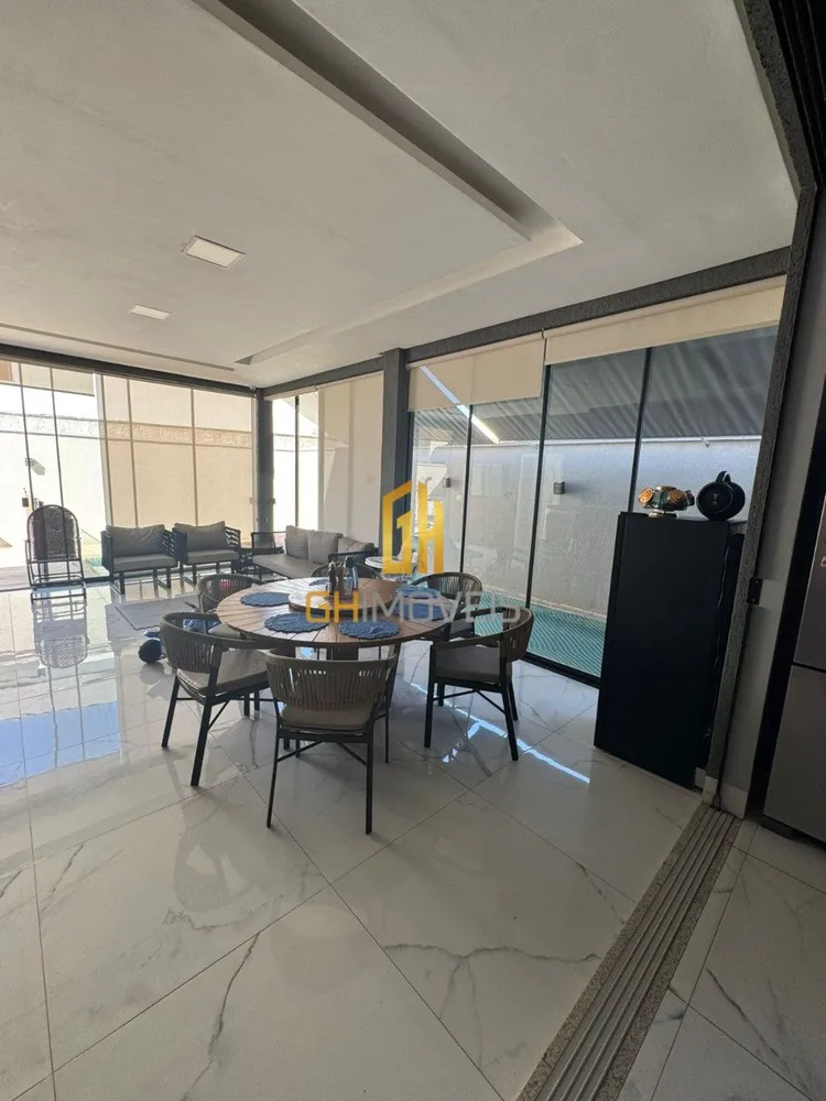 Casa, 4 quartos, 221 m² - Foto 2