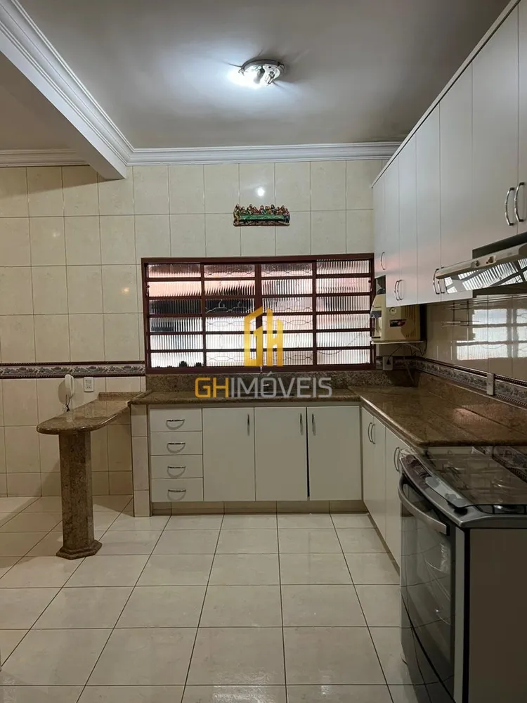 Casa, 3 quartos, 200 m² - Foto 3