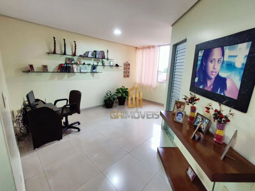 Sobrado, 4 quartos, 240 m² - Foto 1