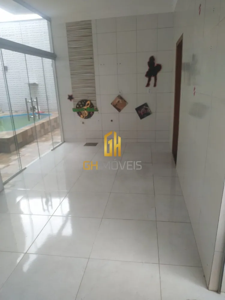 Casa, 5 quartos, 183 m² - Foto 2