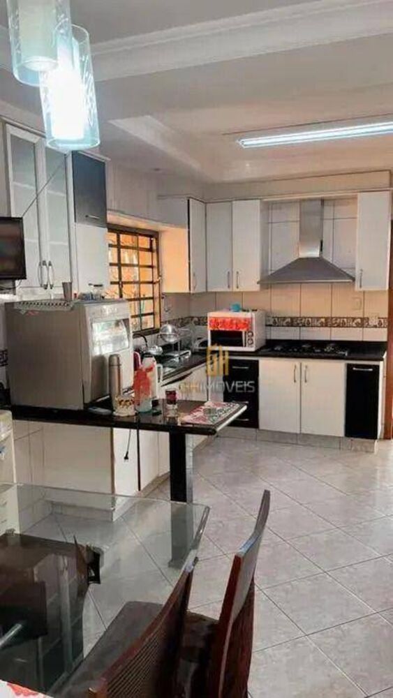 Casa, 3 quartos, 260 m² - Foto 1