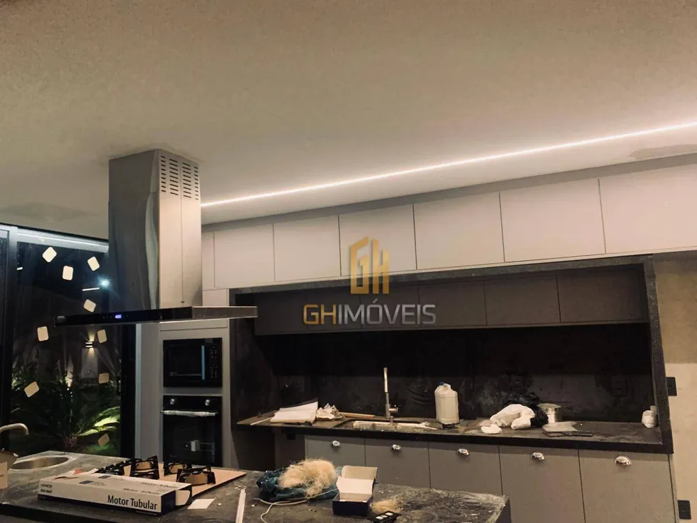 Sobrado, 3 quartos, 283 m² - Foto 1