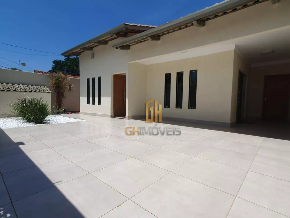 Casa à venda com 3 quartos, 300m² - Foto 4