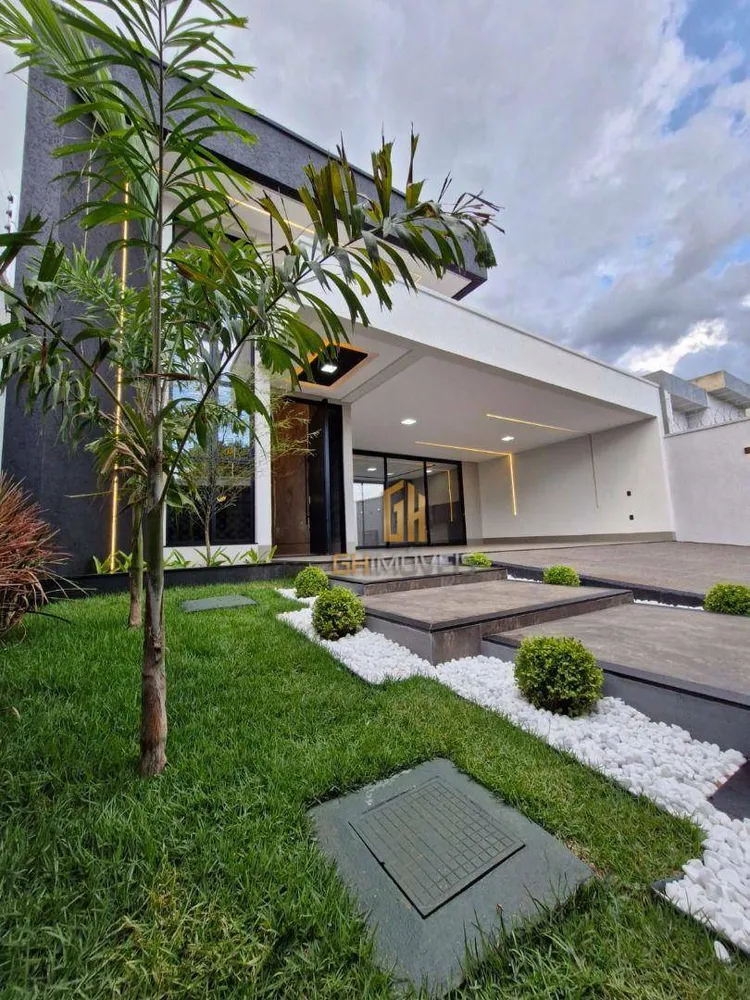 Casa, 4 quartos, 238 m² - Foto 1