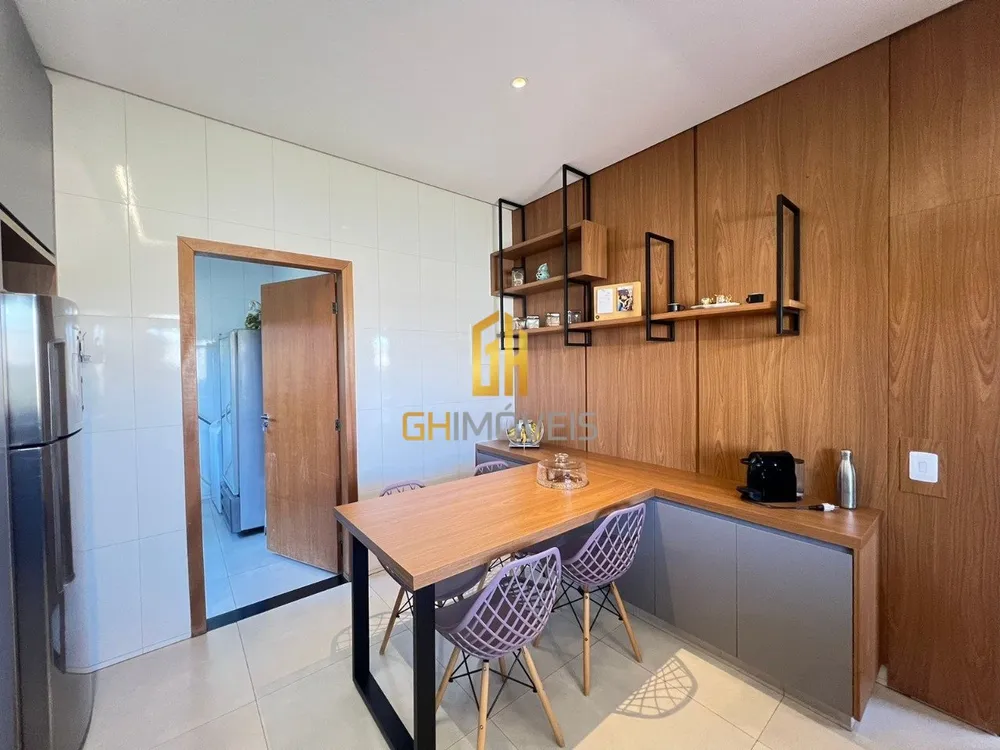 Casa, 3 quartos, 172 m² - Foto 2