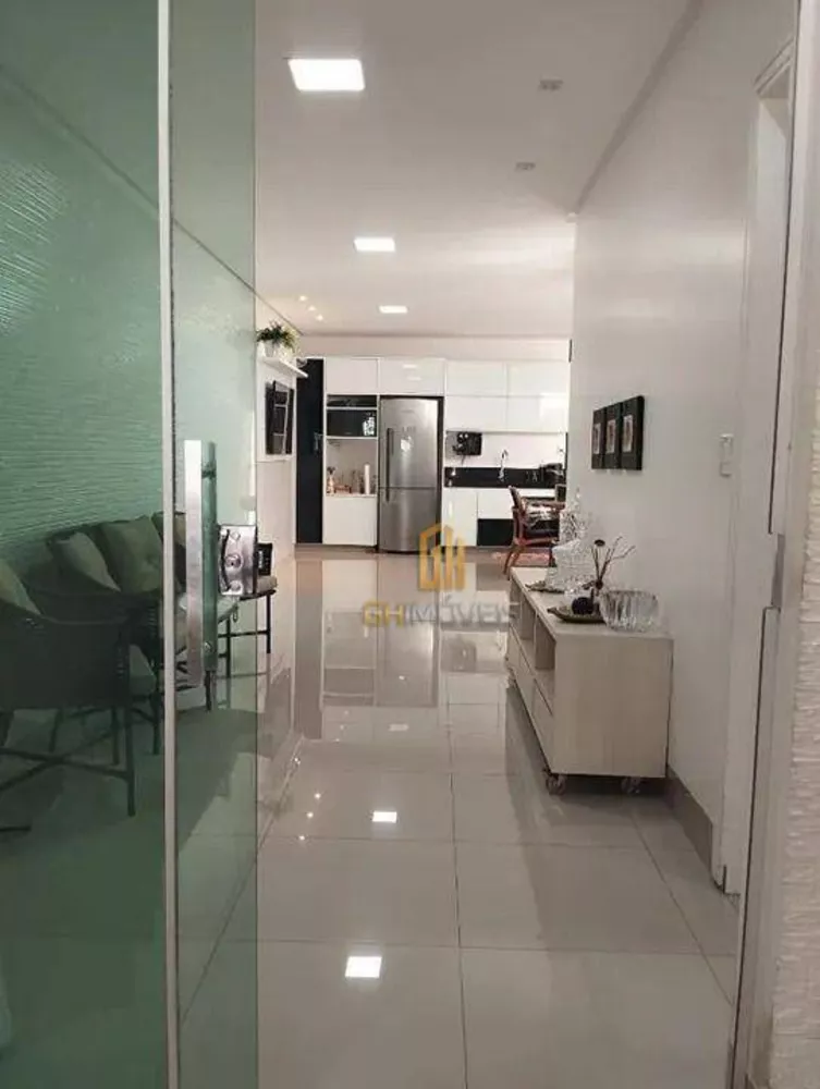 Casa à venda com 3 quartos, 201m² - Foto 3