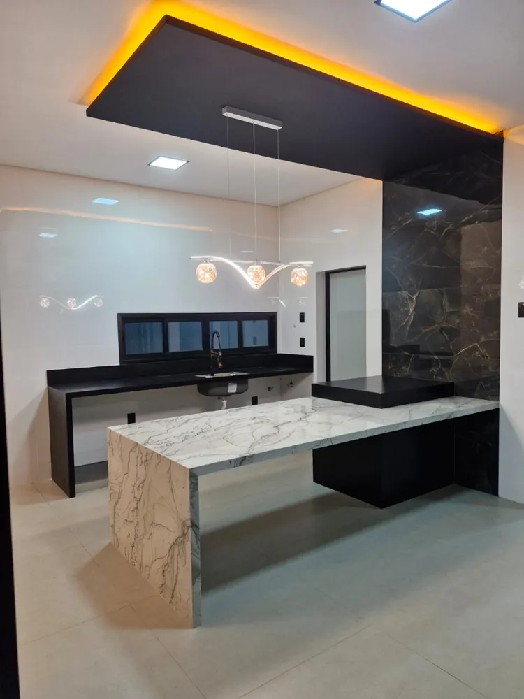 Casa, 3 quartos, 238 m² - Foto 1