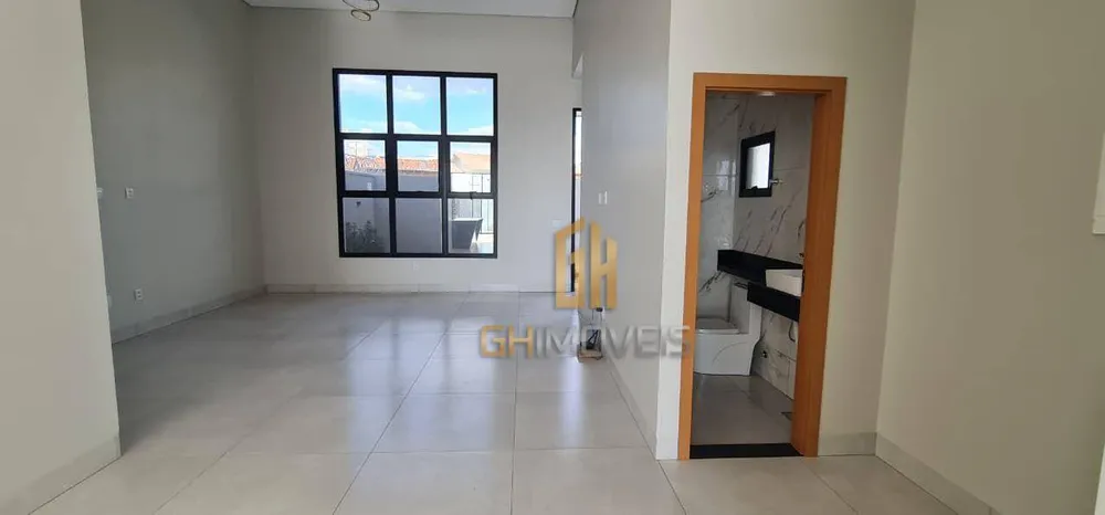 Casa, 3 quartos, 221 m² - Foto 1
