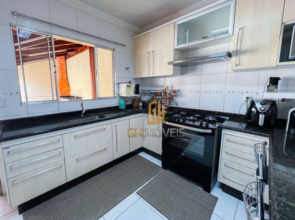 Sobrado à venda com 4 quartos, 220m² - Foto 4