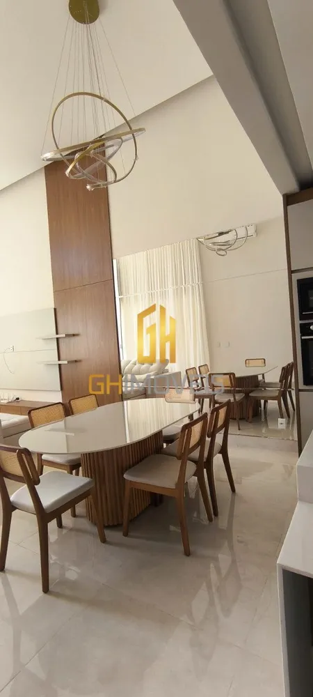 Casa, 3 quartos, 200 m² - Foto 1