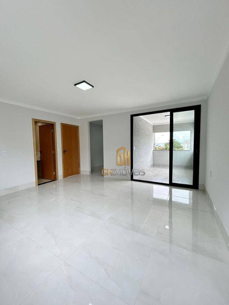 Sobrado à venda com 4 quartos, 301m² - Foto 3