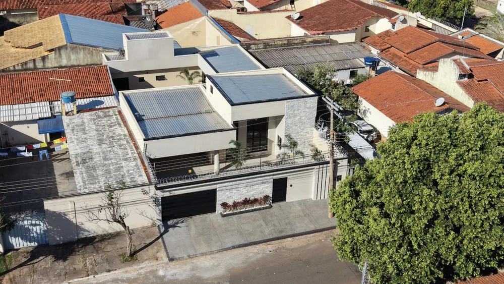 Casa, 3 quartos, 234 m² - Foto 1