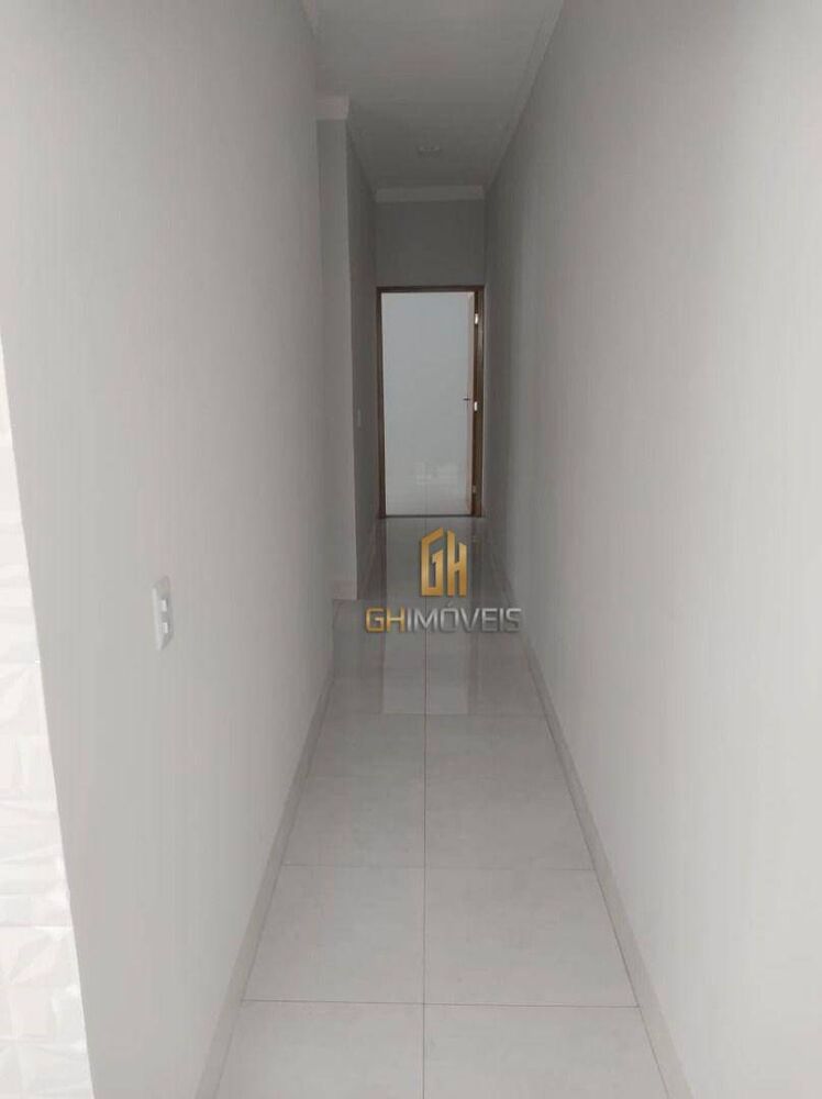 Casa à venda com 3 quartos, 125m² - Foto 1