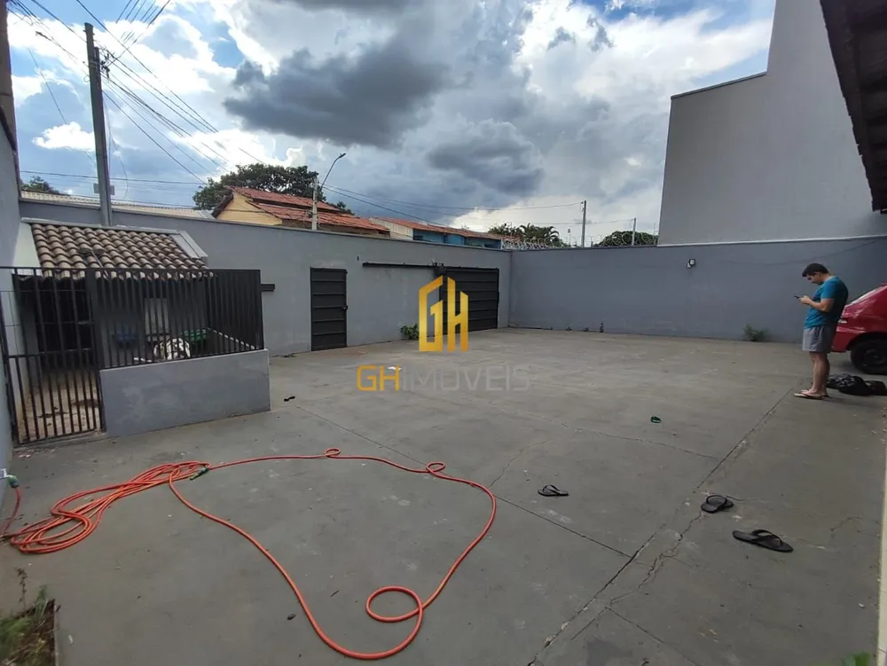Casa, 3 quartos, 223 m² - Foto 2