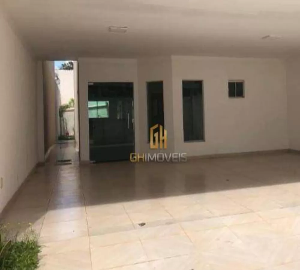 Sobrado à venda com 3 quartos, 238m² - Foto 1