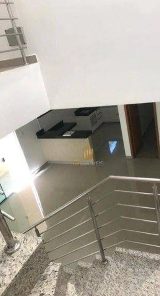 Sobrado à venda com 3 quartos, 238m² - Foto 4