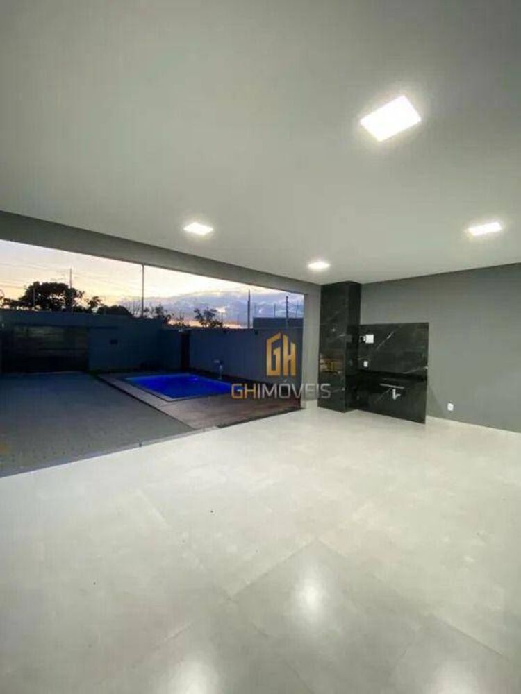 Casa à venda com 3 quartos, 117m² - Foto 1