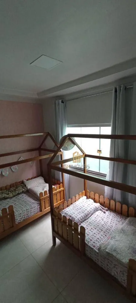 Casa, 4 quartos, 225 m² - Foto 3