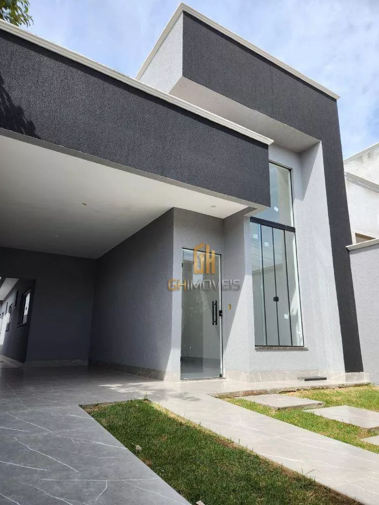 Casa à venda com 3 quartos, 117m² - Foto 1