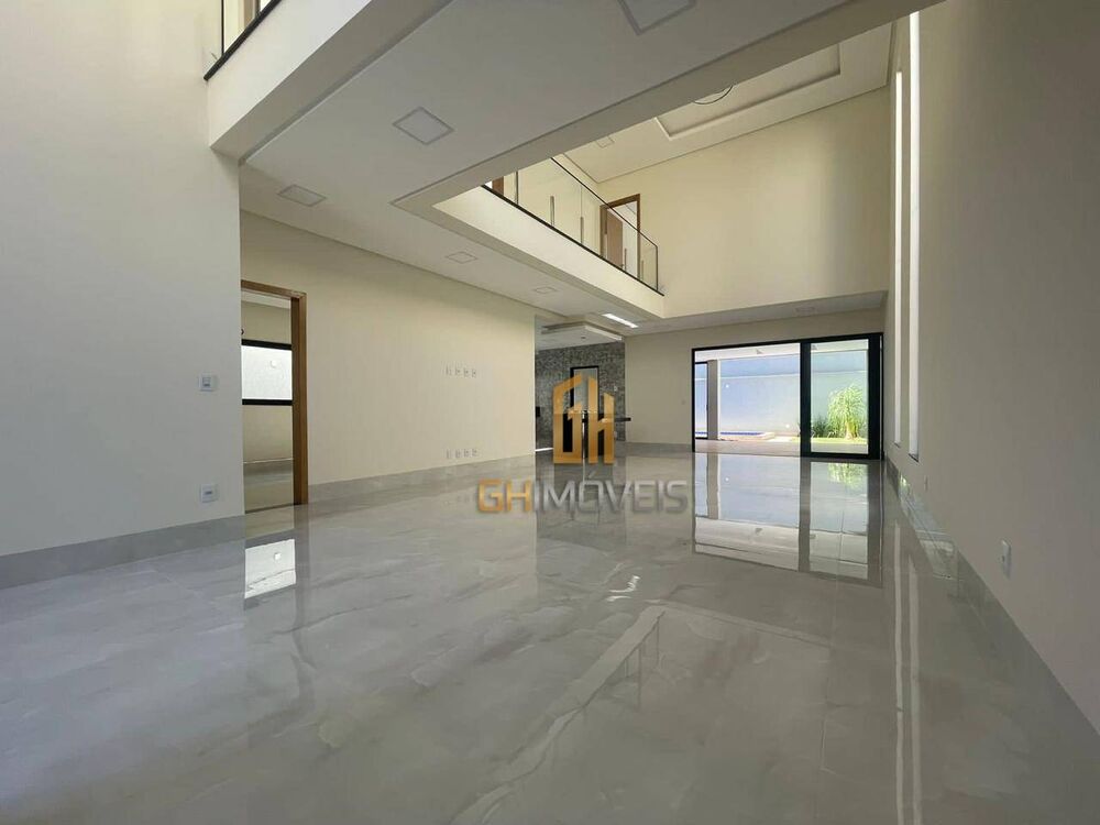 Sobrado à venda com 4 quartos, 316m² - Foto 1